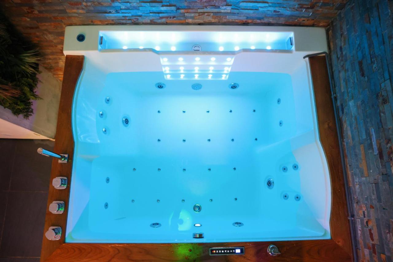 Les Bulles Medievales - Appartement Dedie Au Bien Etre Avec Spa - Netflix Et Wifi - Climatisation Carcassonne Dış mekan fotoğraf